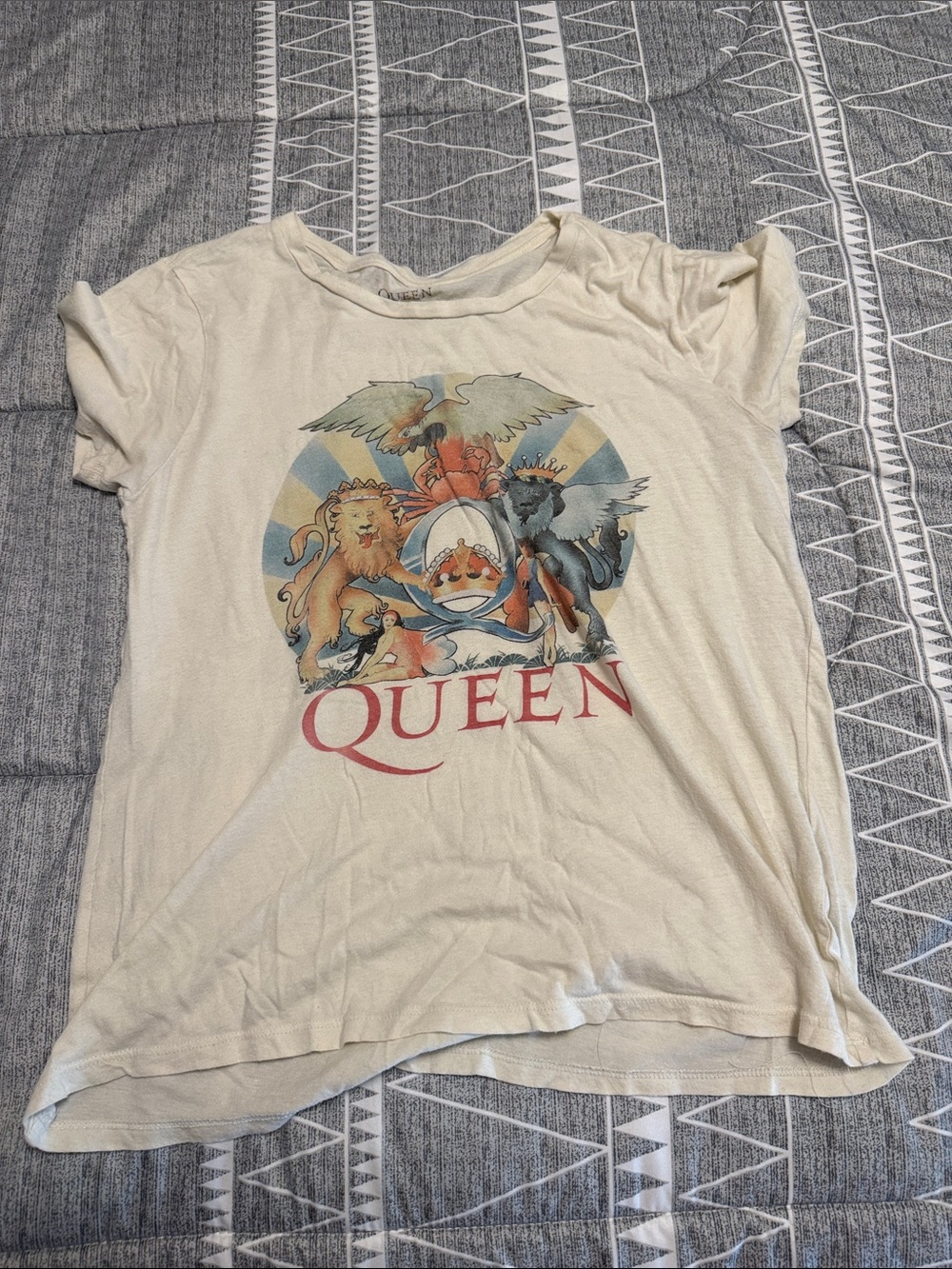 Lucky Brand Cream Graphic Queen Crest Short Sleeve Tee
